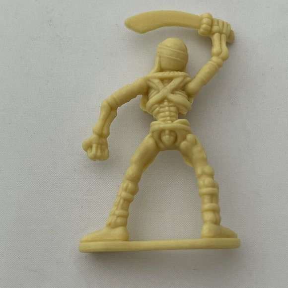 Lot Of Five Mini Plastic Battling Skeleton Pirate Figures Toysmith - Picture 3 of 14